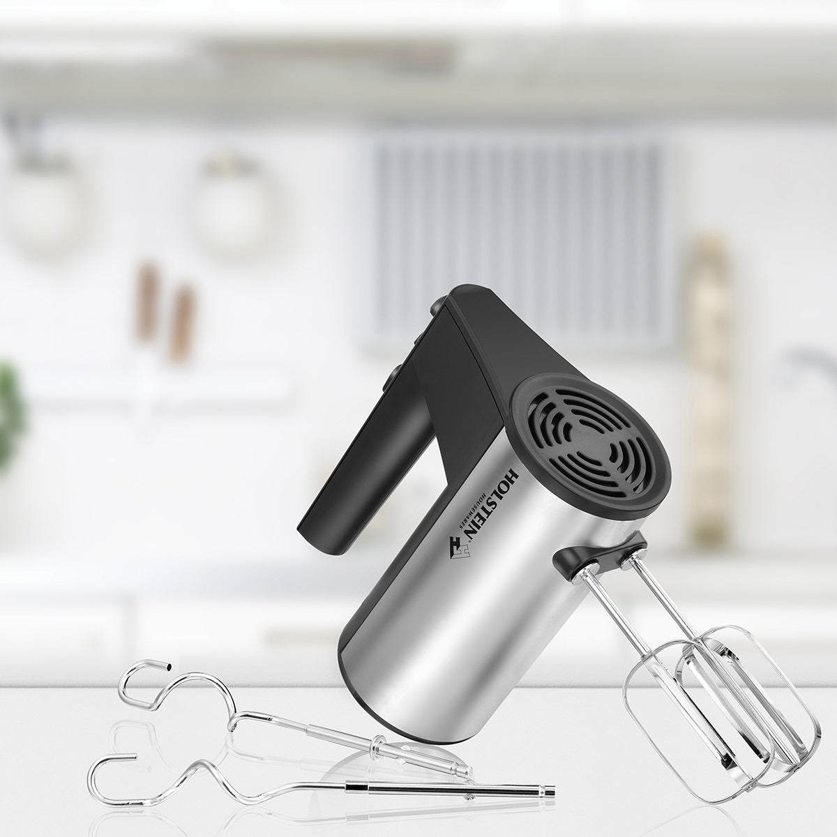 5-SPEED HAND MIXER WITH BASE